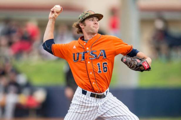 Patrick Herbelin UTSA 2015 pitching