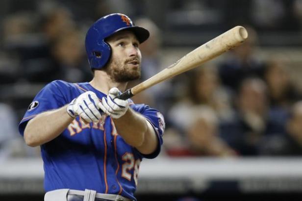 daniel-murphy-mets-swinging