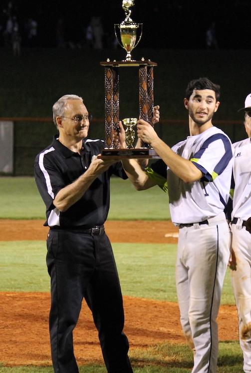 Michael Wielansky hoisting trophy 2017